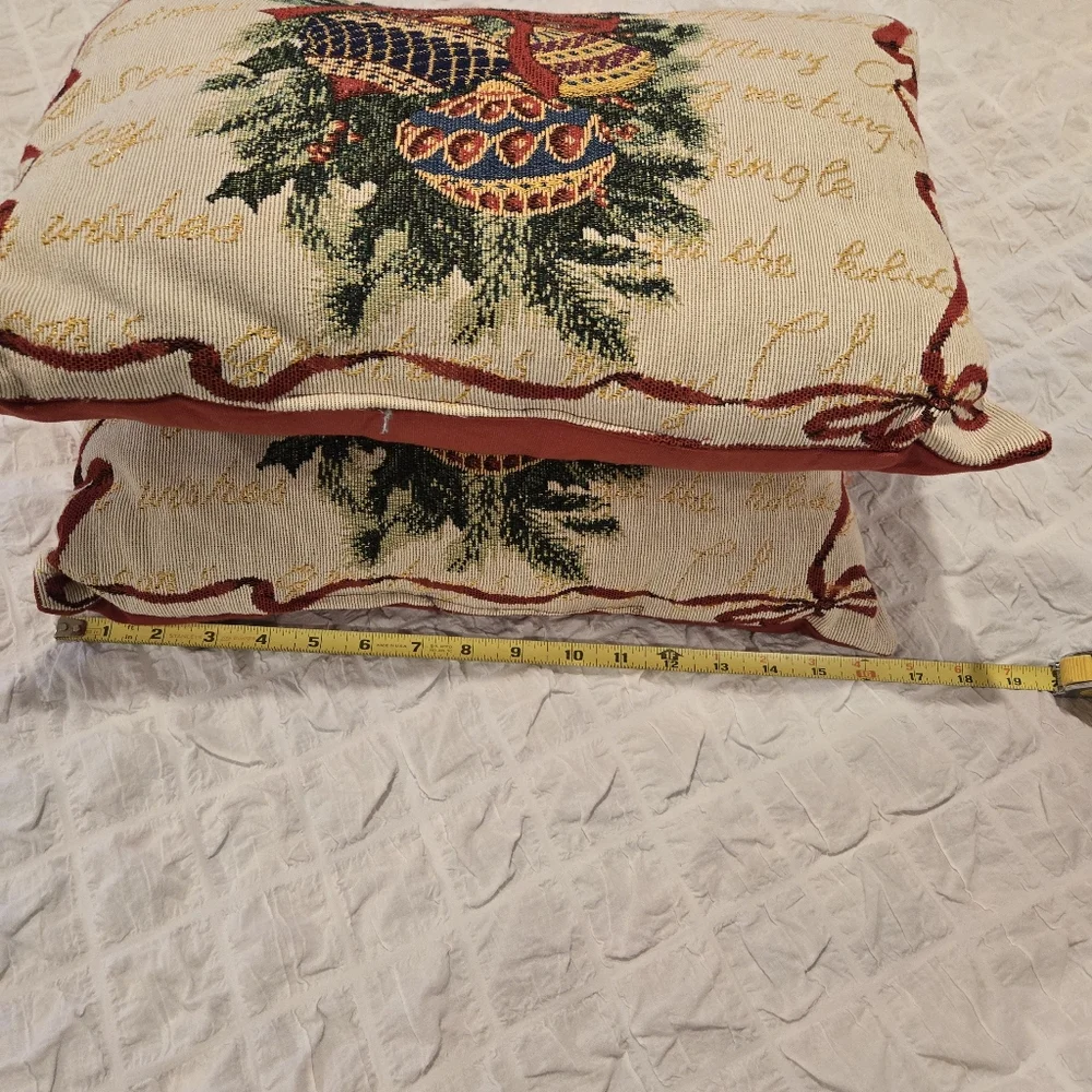 Set of 2 Holiday Accent Pillows – 12